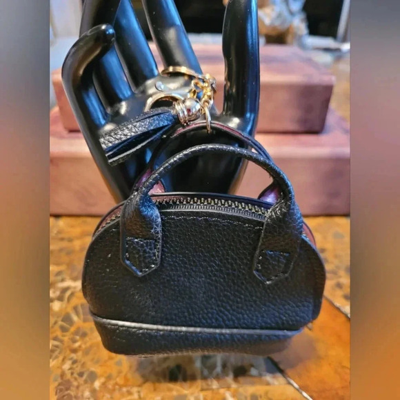 Elegant Black Mini Handbag - Picture 4 of 4